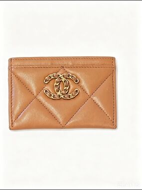 Chanel 19 Quilted Leather Card Holder